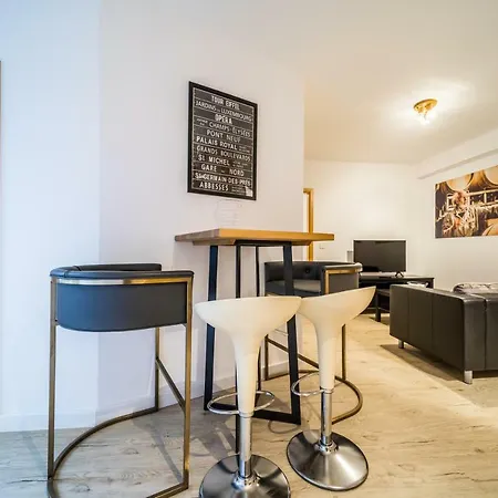 21 Allee Scheffer Apartment *